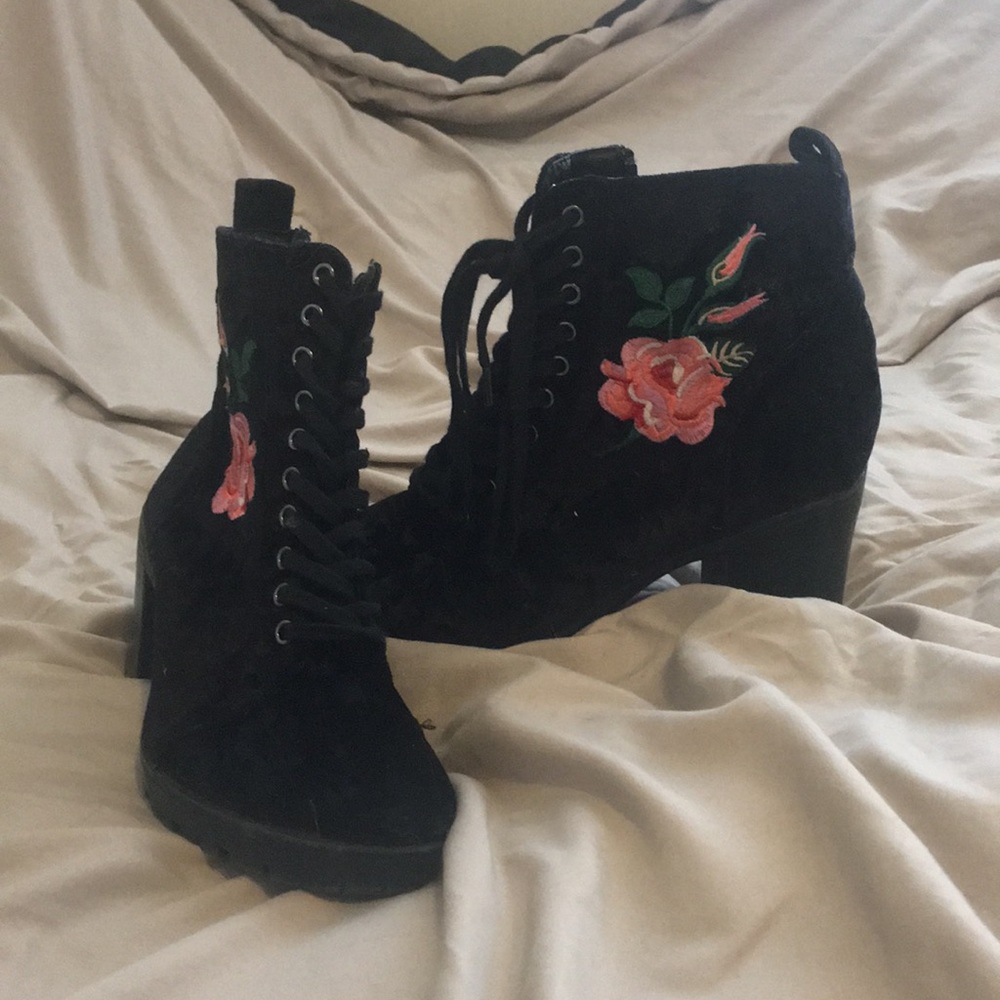 High heel bootie